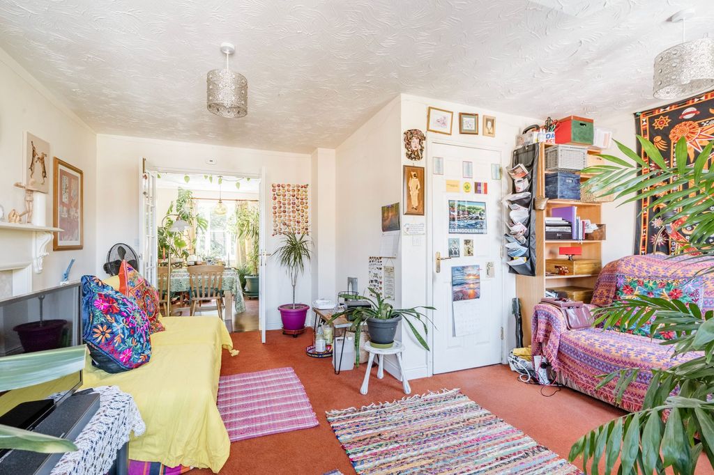 Property photo 2 of 24