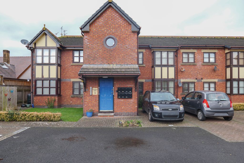 Property photo 1 of 17