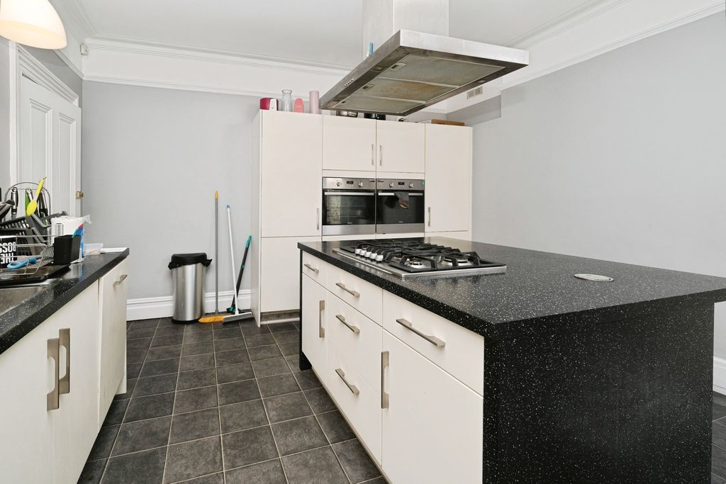 Property photo 3 of 15 Pbox-Img.Jpg