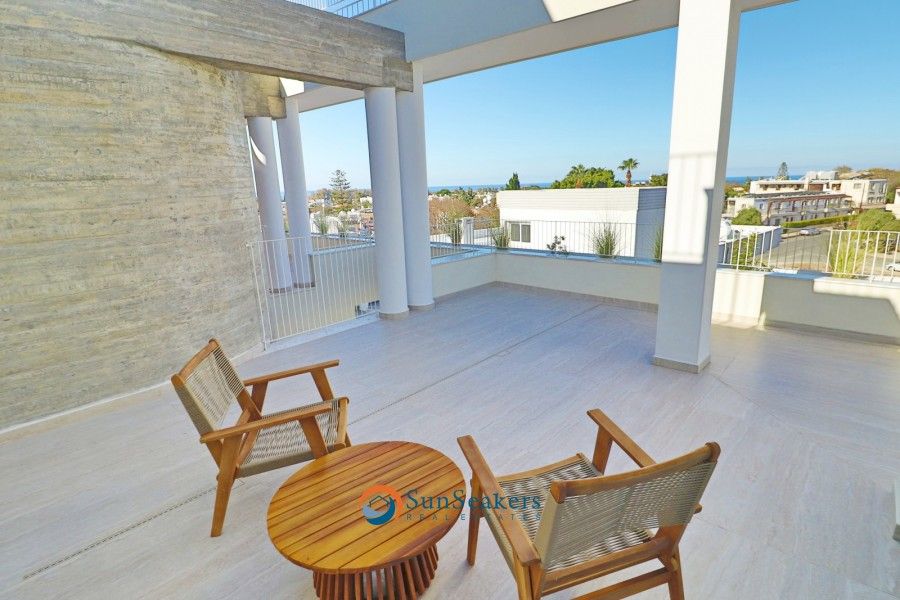 Property photo 3 of 38