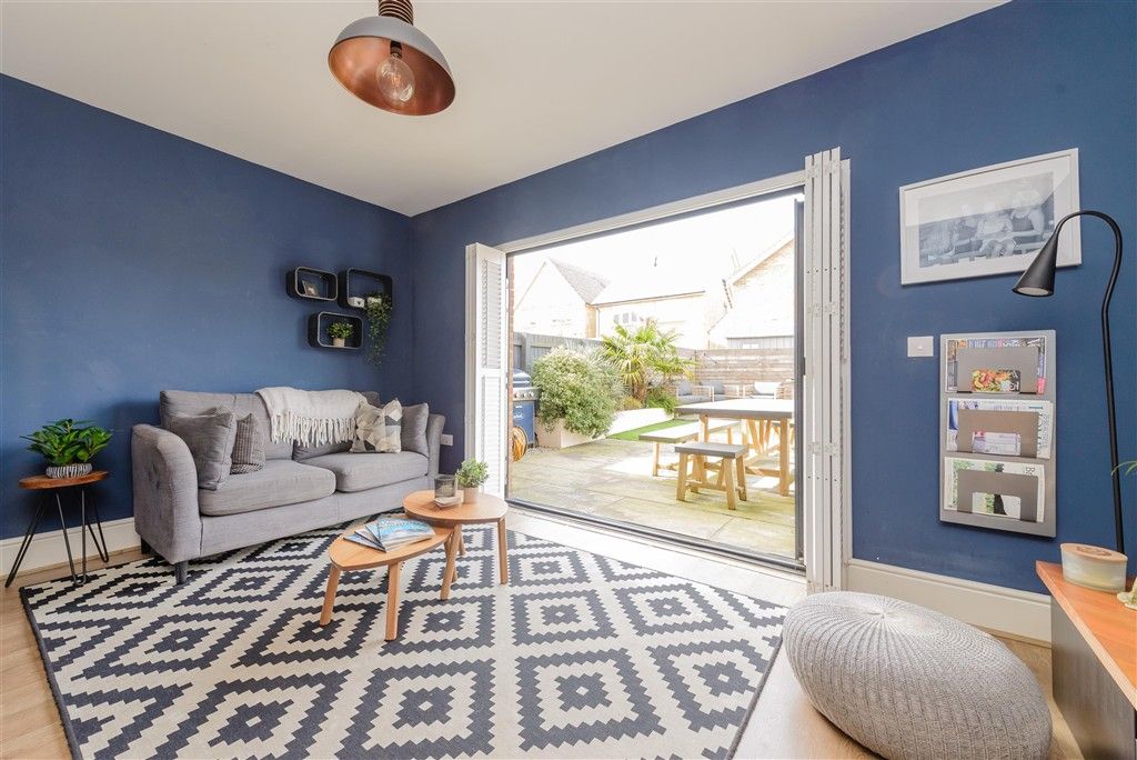 Property photo 2 of 14 Lounge