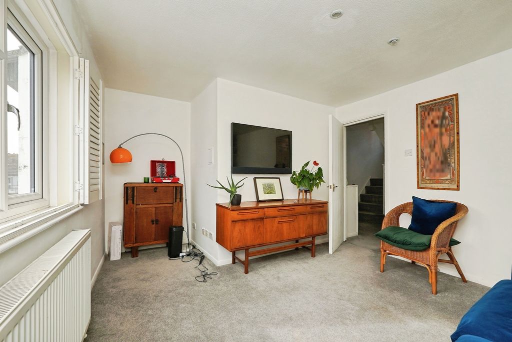 Property photo 3 of 15 Pbox-Img.Jpg