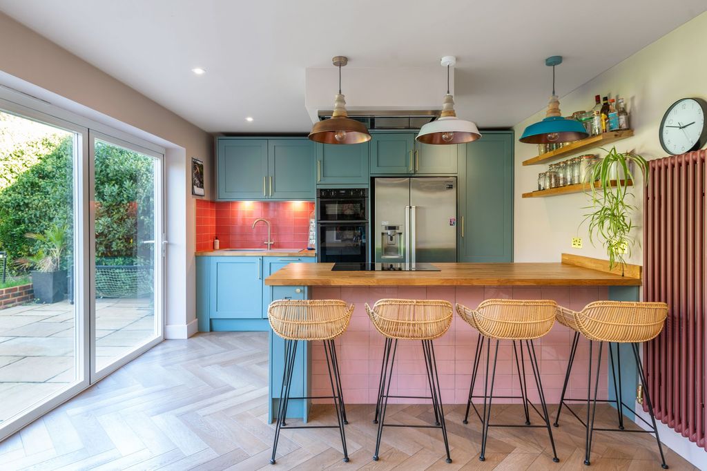 Property photo 3 of 28