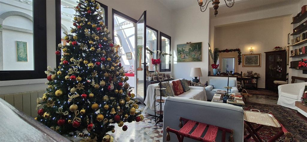 Property photo 2 of 30