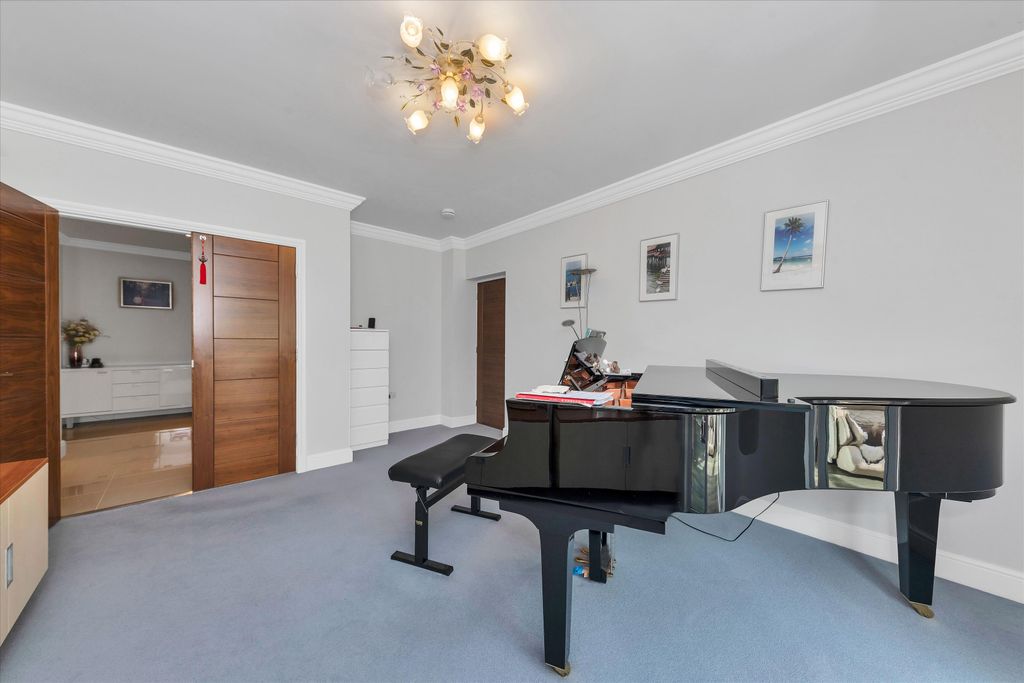 Additional image 10 of 6 bed detached house for saleKings Mill Lane, Great Shelford, Cambridge, Cambridgeshire CB22