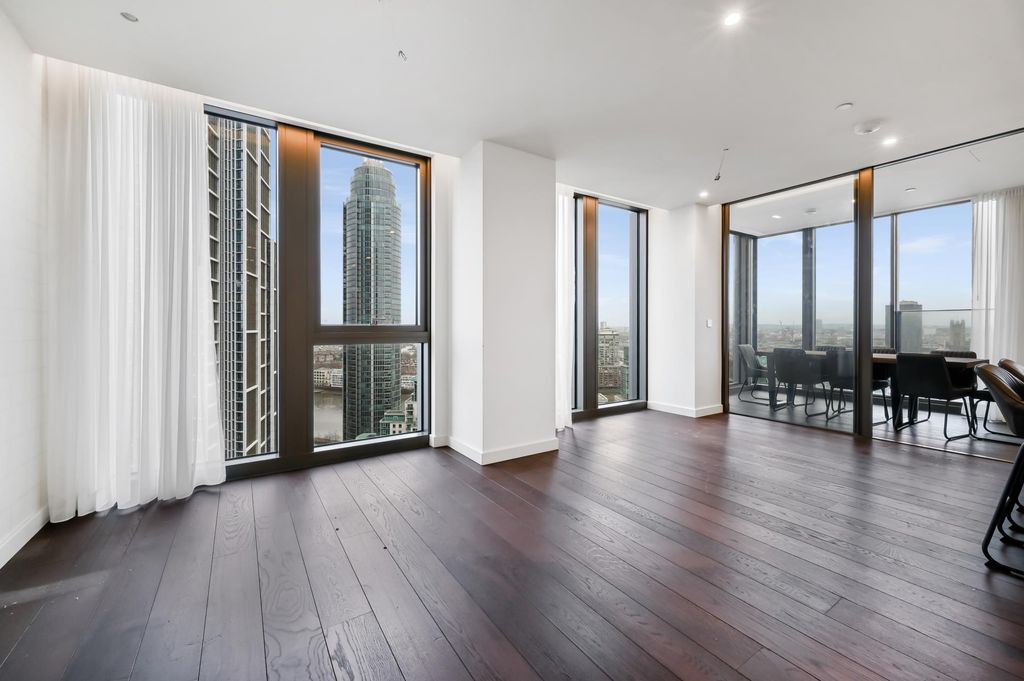 Property photo 2 of 25