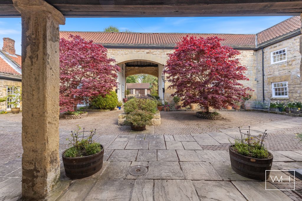 Property photo 2 of 20 Wh_The Old Byre, Hickleton 24