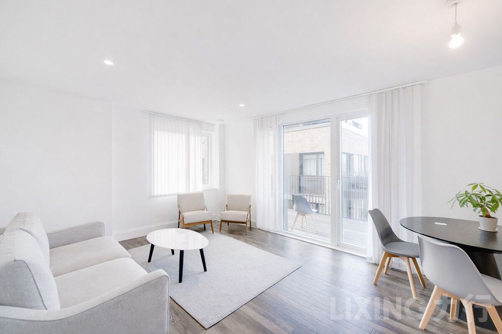 Property photo 2 of 10