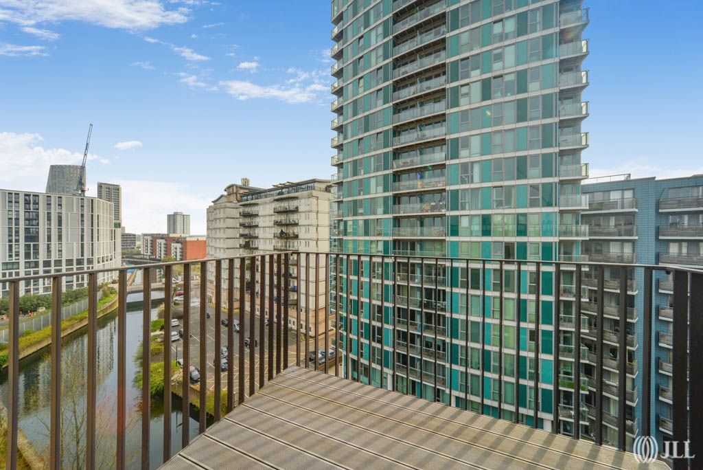 Property photo 2 of 21