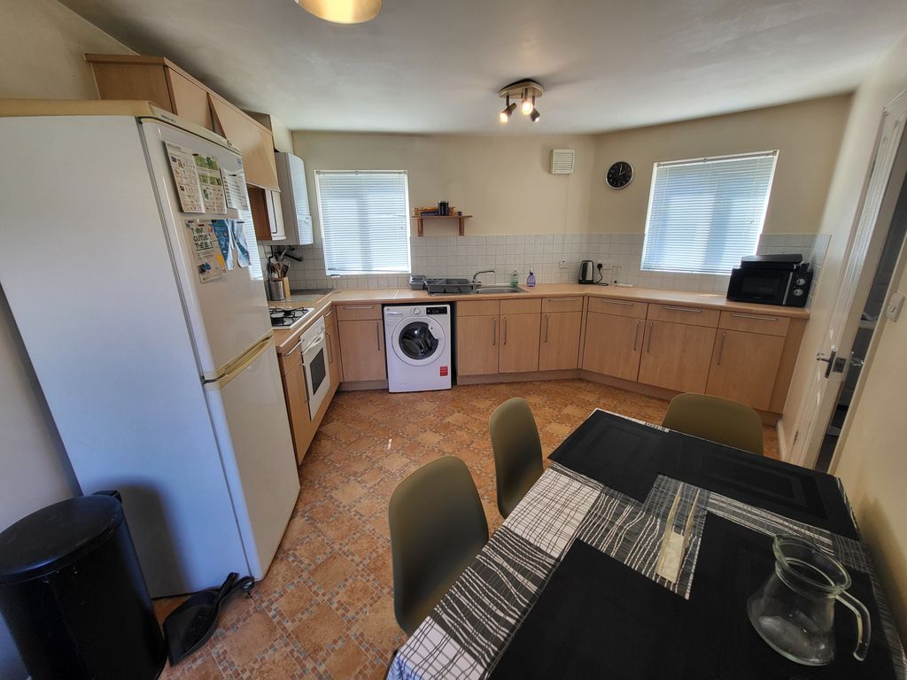 Property photo 3 of 17 Gallery