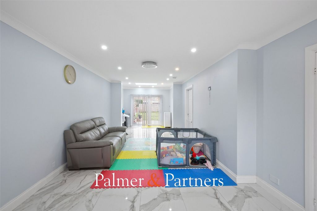 Property photo 3 of 12 Picture No. 24