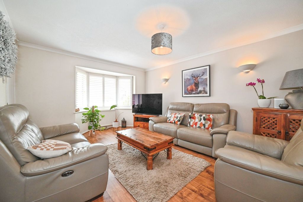 Property photo 2 of 23 Living Room