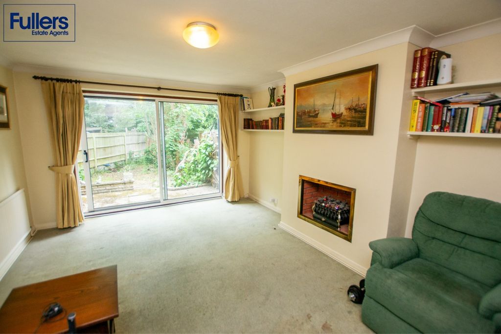 Property photo 2 of 9