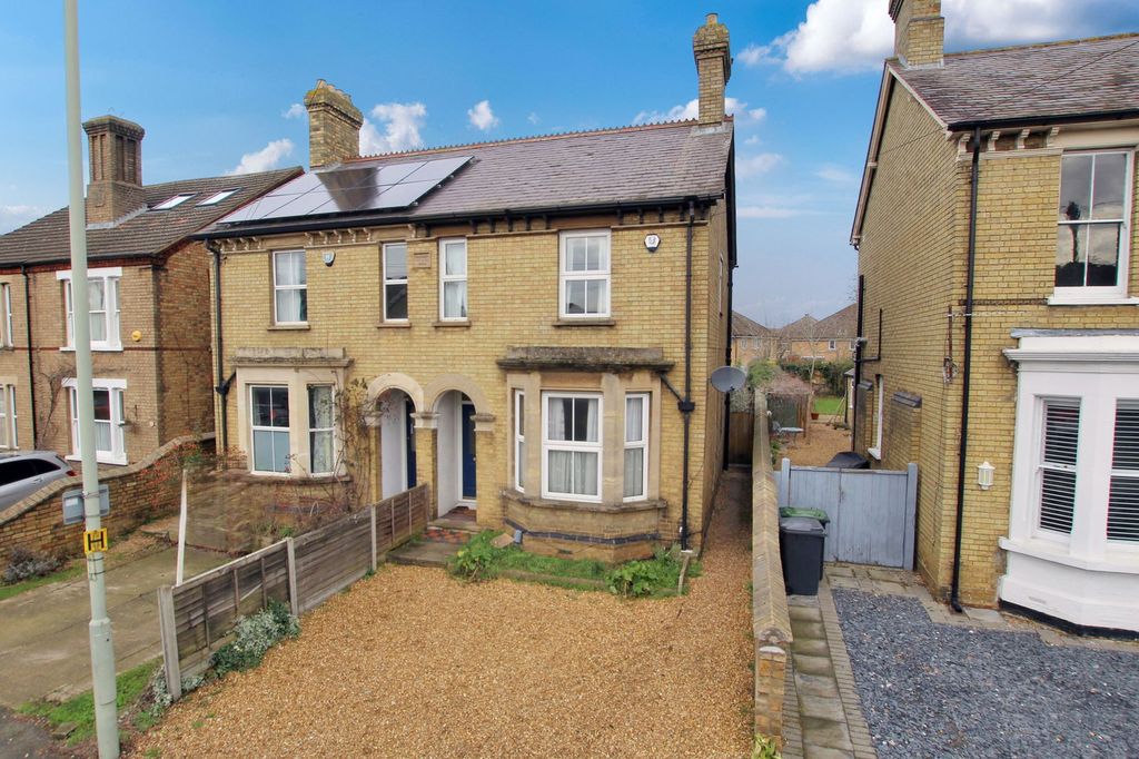 Property photo 1 of 12