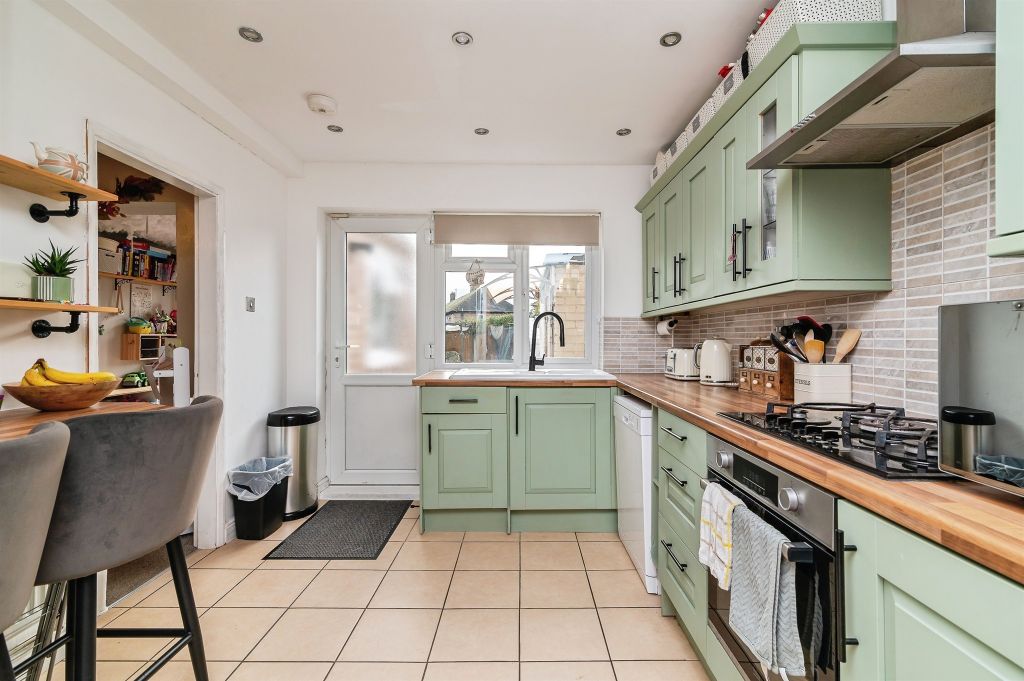 Property photo 3 of 17