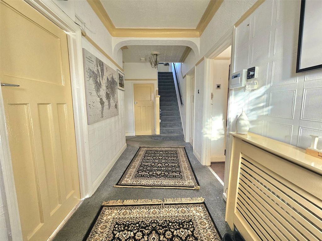 Property photo 2 of 19 Picture No. 14