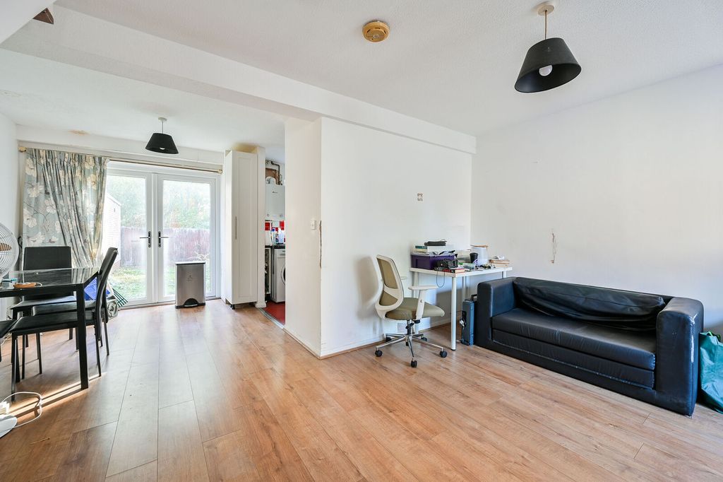 Property photo 2 of 9
