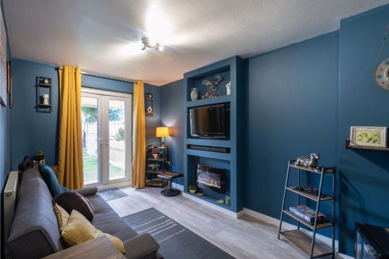 Property photo 3 of 9 Photo 3