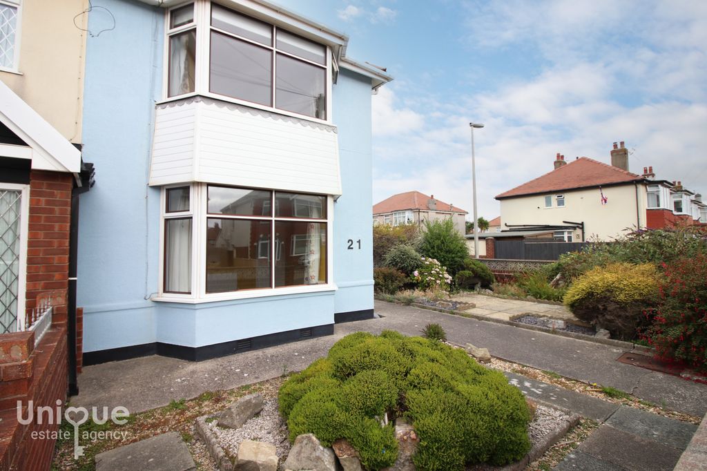 Property photo 1 of 21