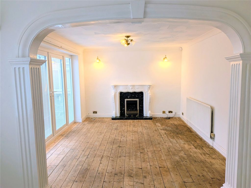 Property photo 2 of 18 Picture No. 36