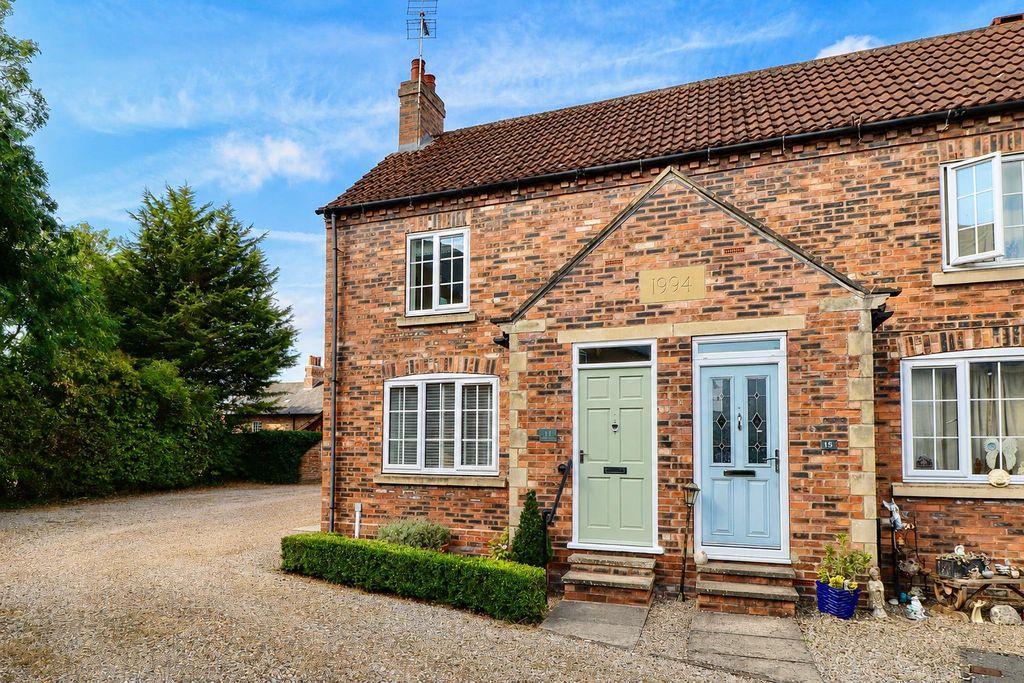 Property photo 1 of 16 External