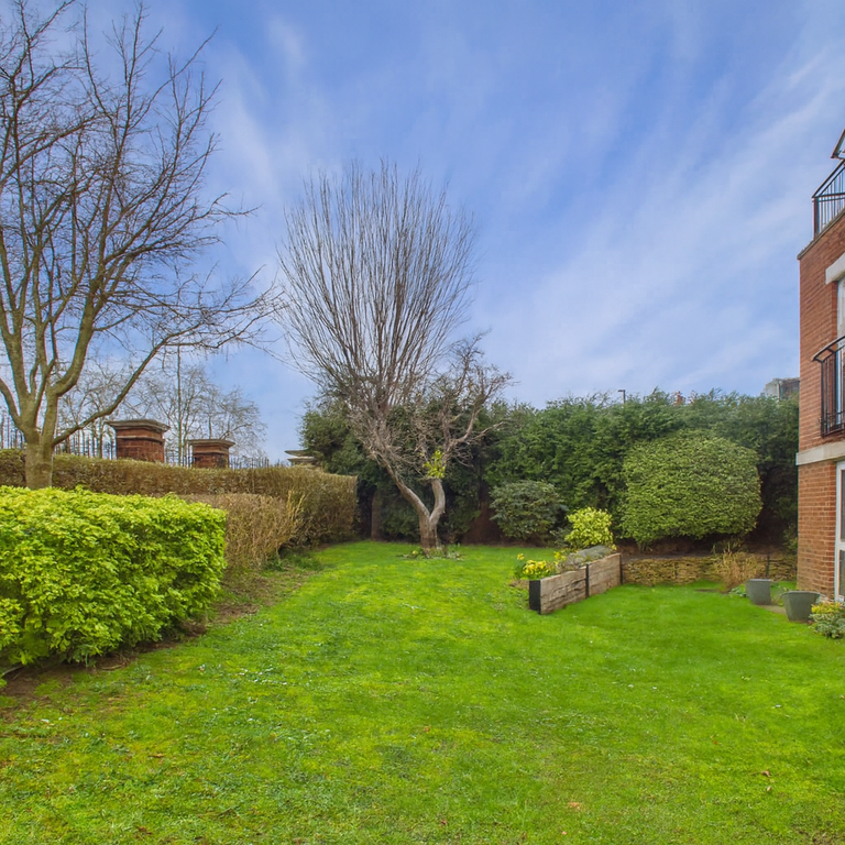 Property photo 2 of 10