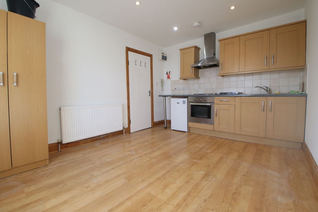 Property photo 1 of 3