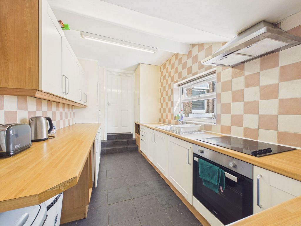 Property photo 2 of 13 Kitchen