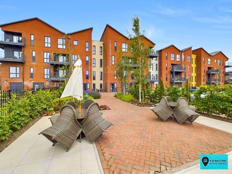 Property photo 1 of 9 Photo 10