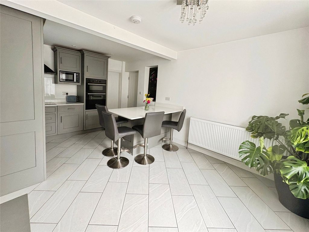 Property photo 2 of 12 Picture No. 04