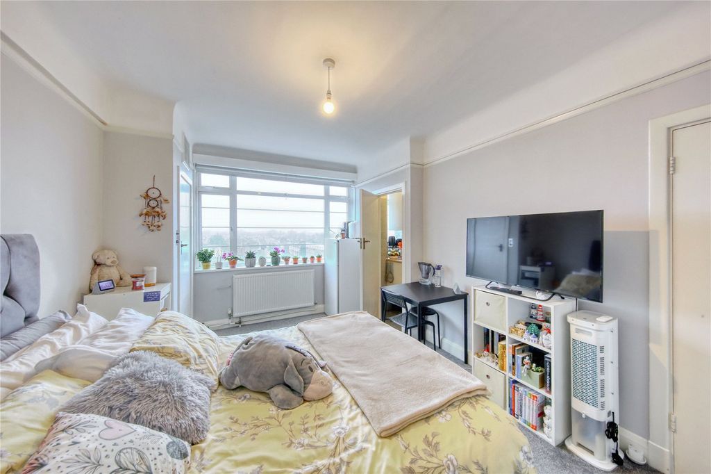 Property photo 3 of 8 Picture No. 05