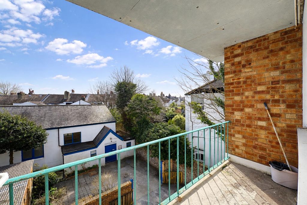 Property photo 2 of 11 Balcony.Png