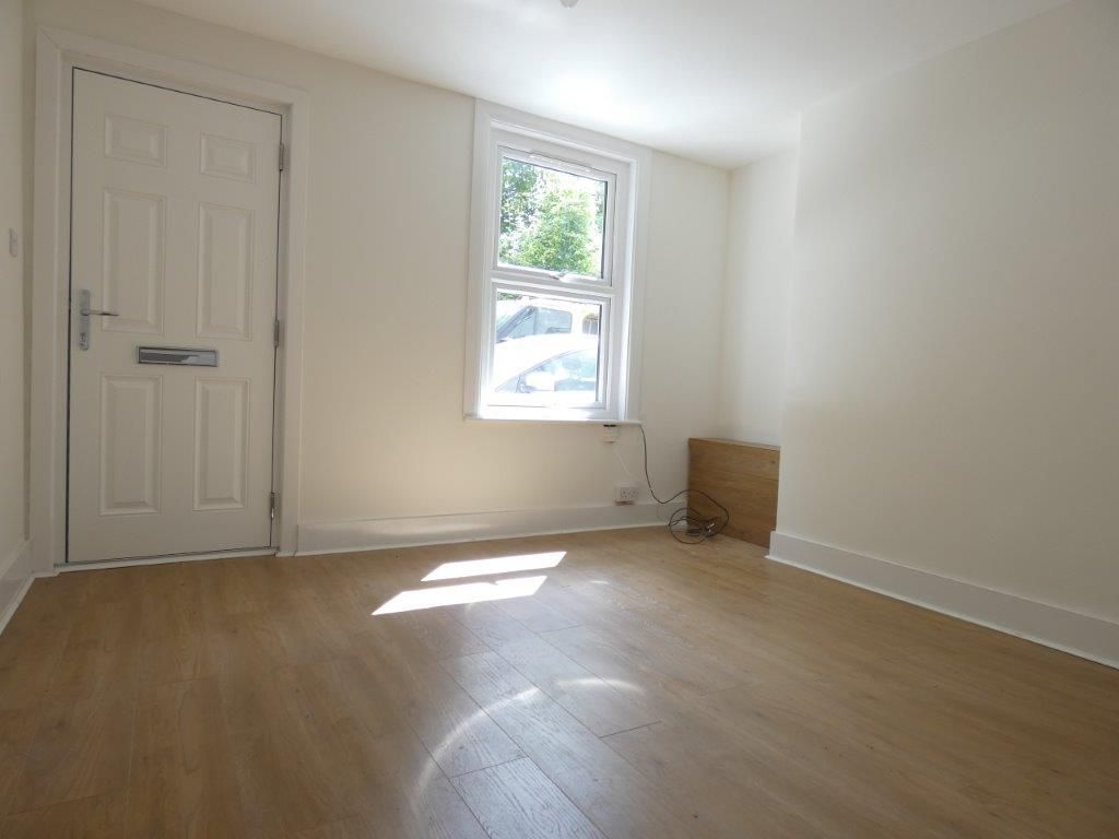 Property photo 2 of 12 P1050541.Jpg