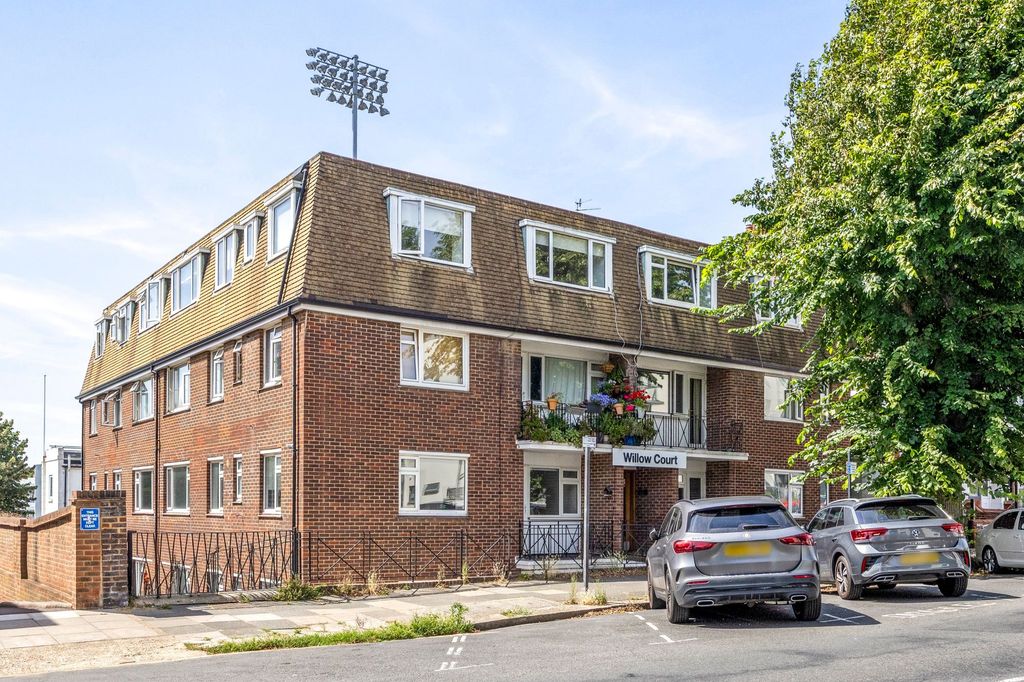 Property photo 1 of 17