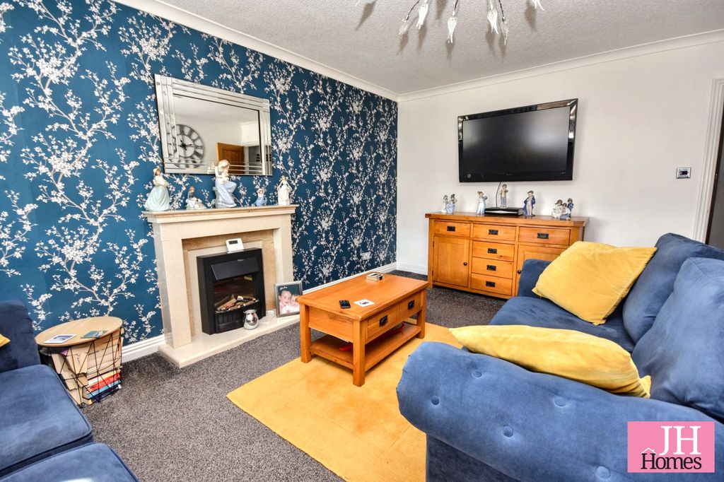 Property photo 3 of 21