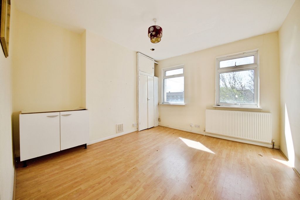 Property photo 3 of 30 Pbox-Img.Jpg