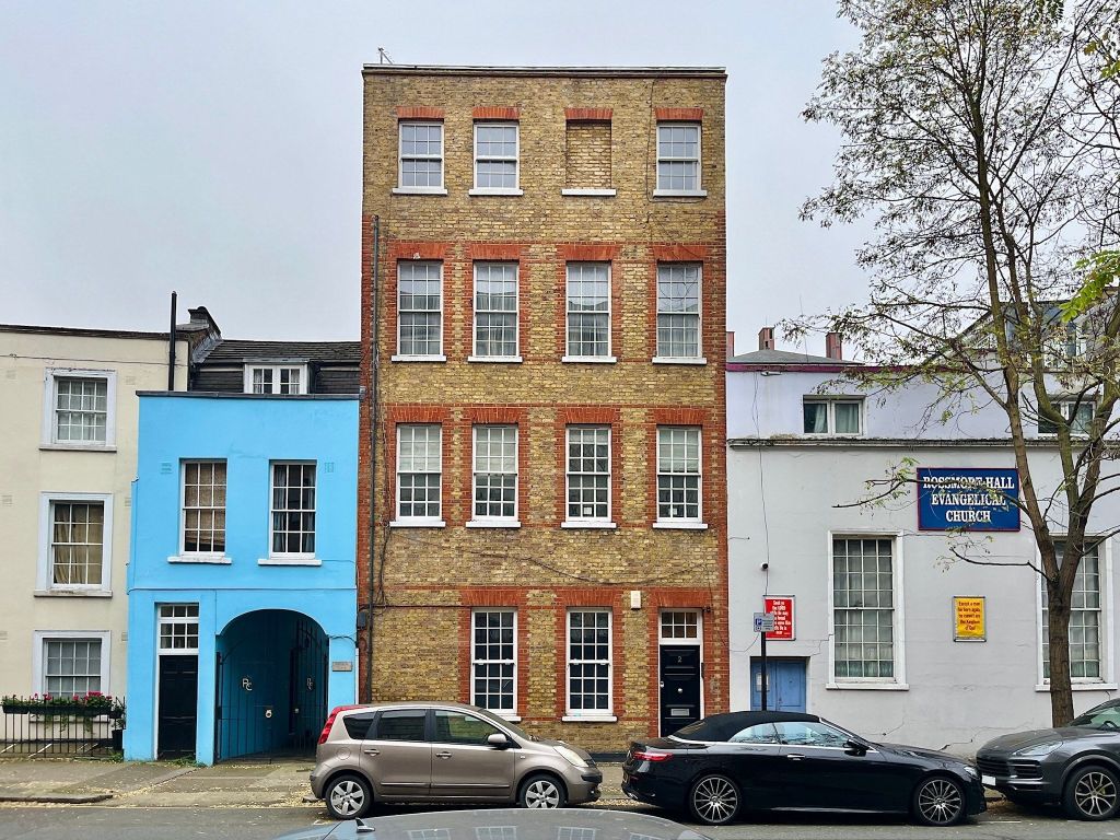 Property photo 1 of 2