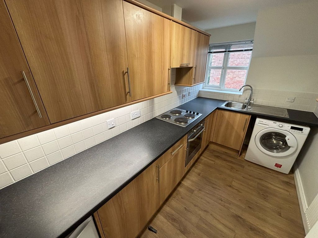 Property photo 3 of 6 Kitchen