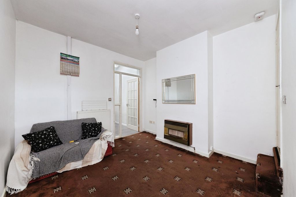 Property photo 2 of 20 Pbox-Img.Jpg