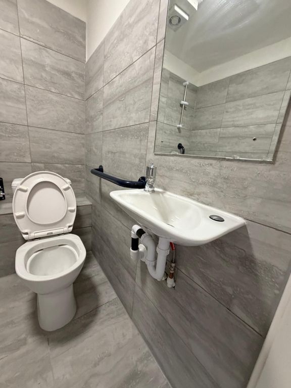 Property photo 3 of 3