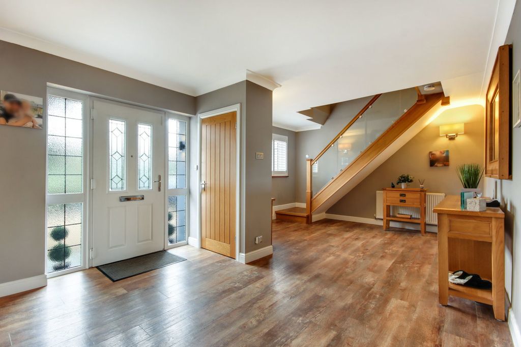 Property photo 3 of 26