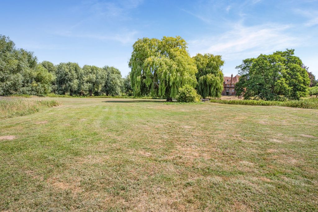 Property photo 3 of 22 Grounds