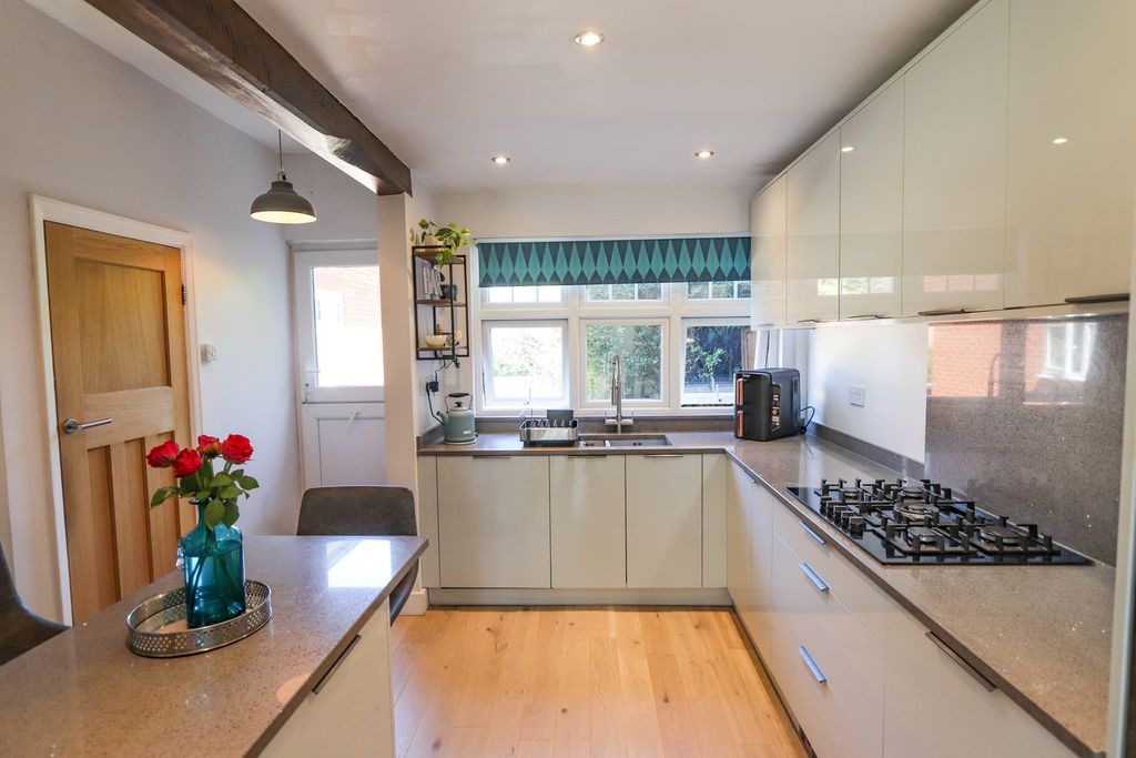 Property photo 2 of 23