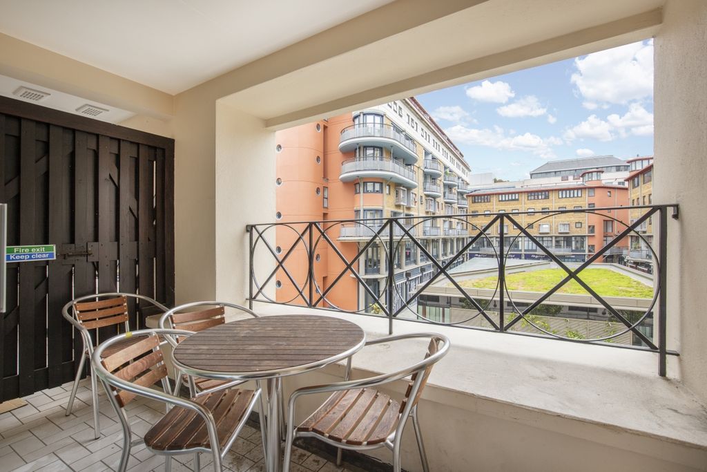 Property photo 3 of 11 Eagle Wharf 19 - Bal