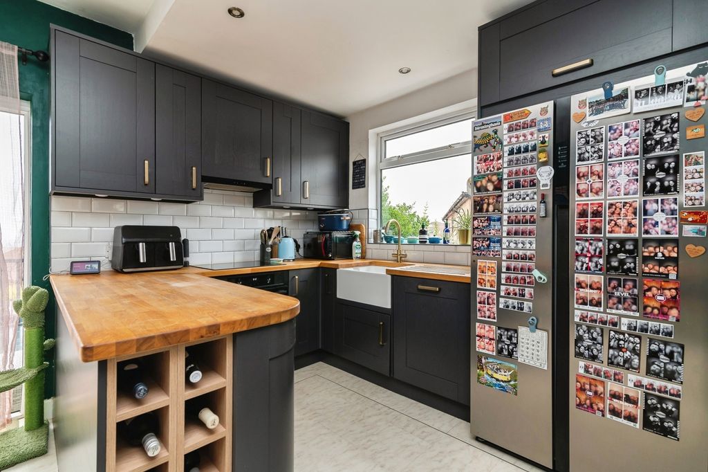 Property photo 2 of 18 Photo