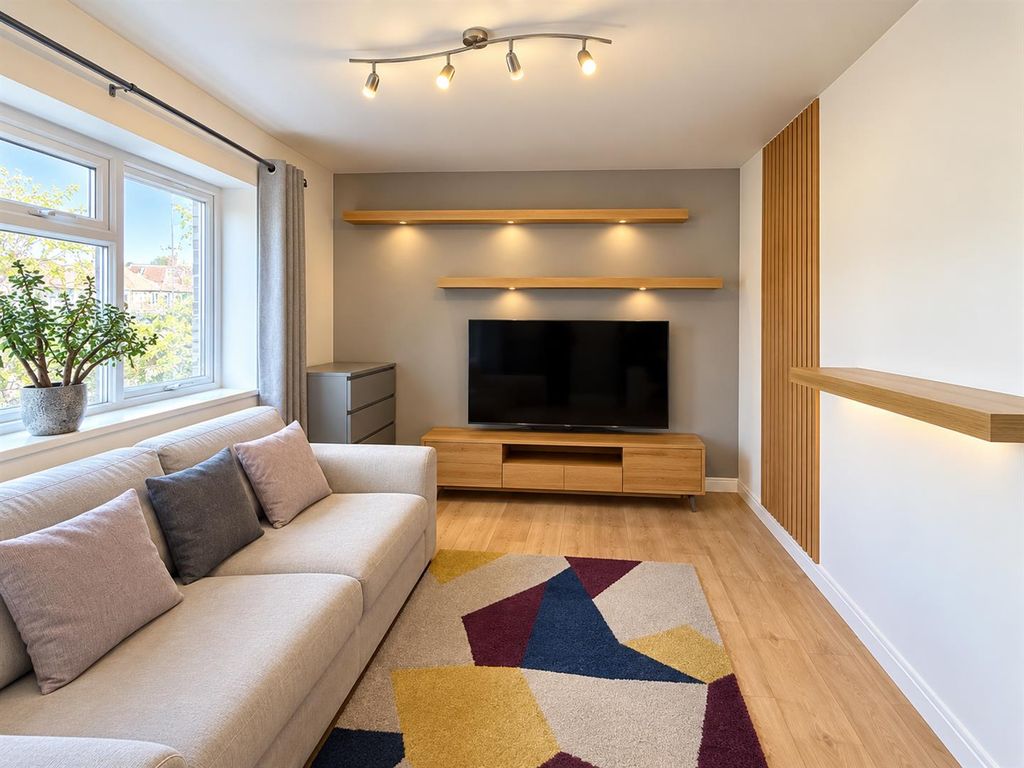 Property photo 2 of 8 Minimalist Living Room With Geometric Rug (1).Png