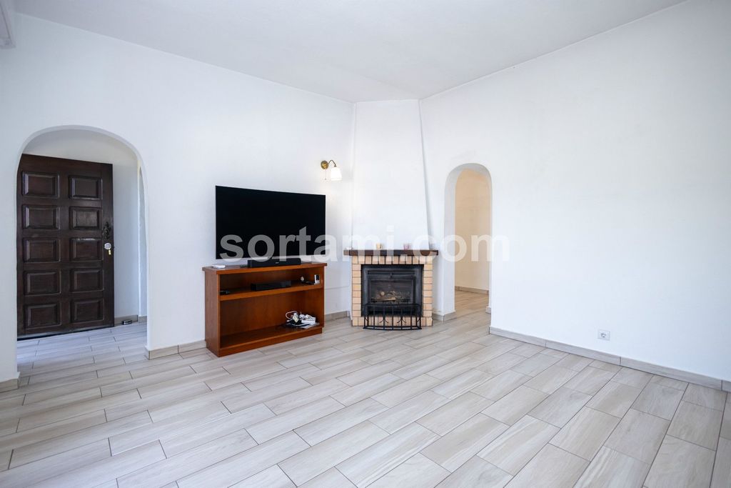 Property photo 3 of 31