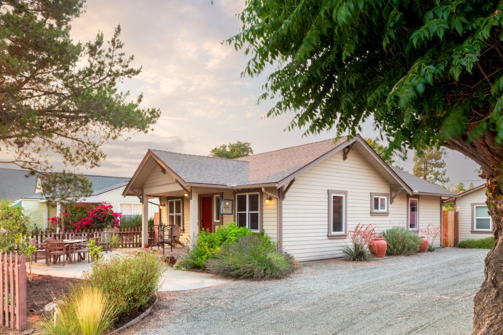 Property photo 1 of 10