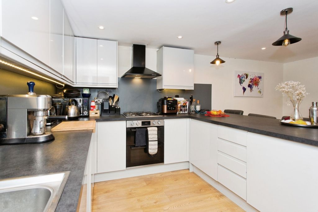 Property photo 1 of 15 Photo