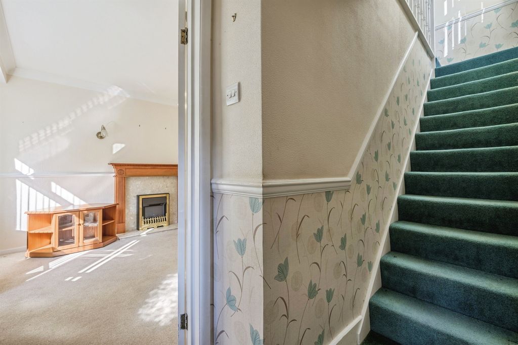 Property photo 3 of 24